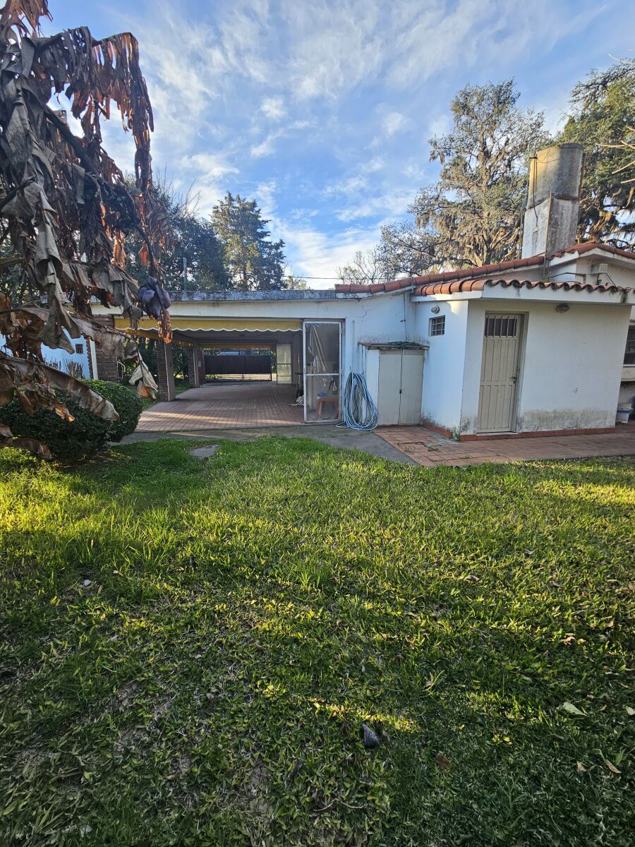 Oportunidad en Funes — Amplio terreno con casa a reciclar - 14