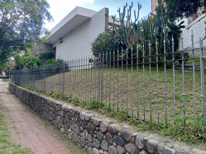 Vendo Casa  de 3 dormit en Parque Chacabuco
