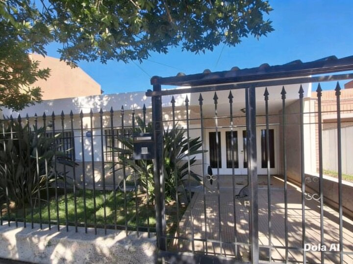 Vendo Casa de 3 dormit en Barrio los Naranjos