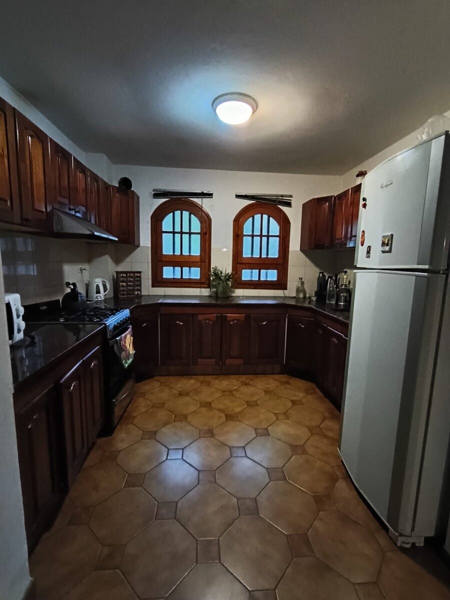 CASA DE CATEGORIA EN ZONA SUR - Imagen 18
