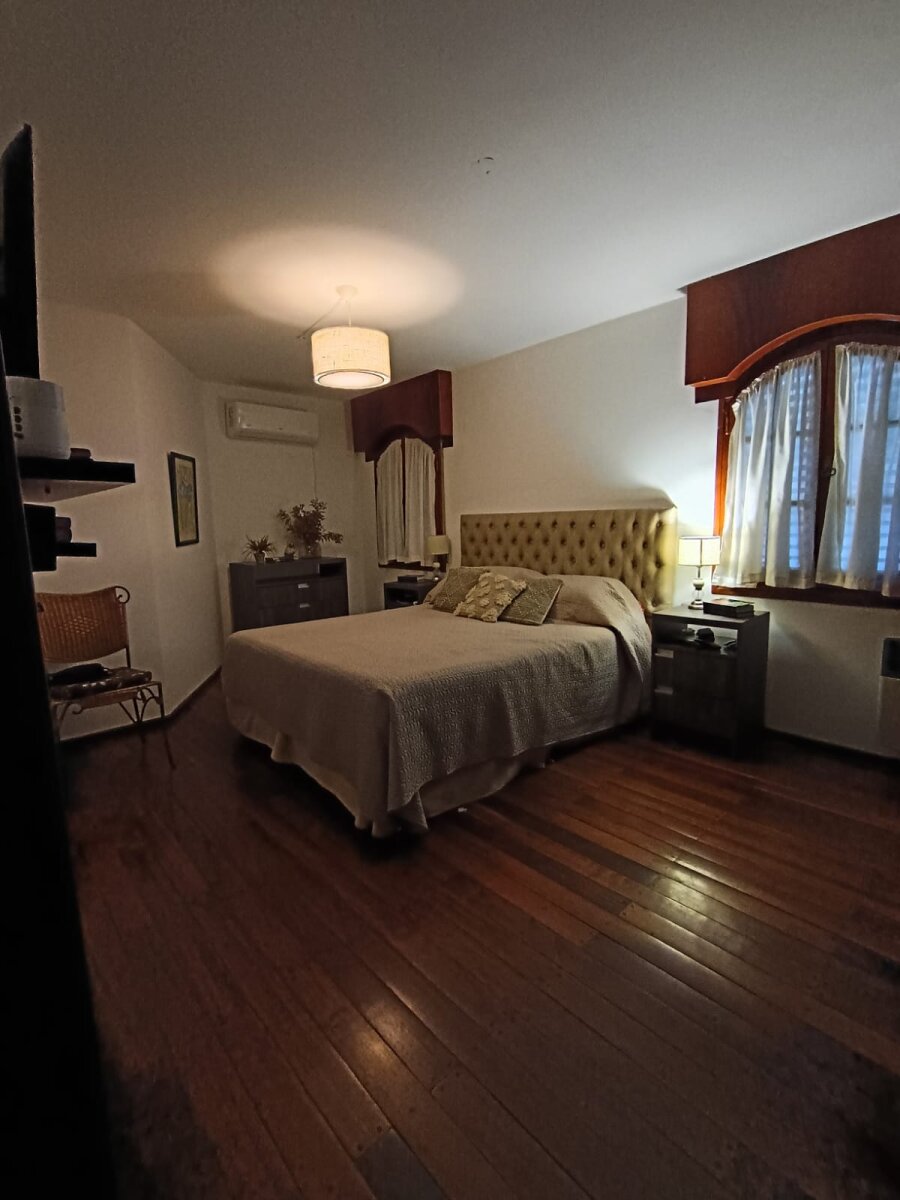 CASA DE CATEGORIA EN ZONA SUR - Imagen 4