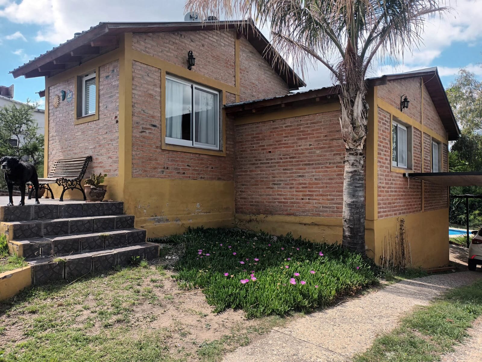 VENTA  CASA  EN LAS  SIERRAS DE CORDOBA PARQUE SIQUIMAN  2 DORM 1BAÑO C/PILETA DOL 95.000 - Imagen 2