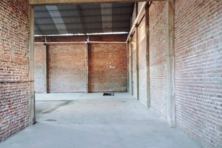 Galpones / Depósitos - Alvear - Alquiler
