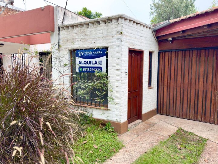 Departamento de 1 Dormitorio en Alquiler Planta Baja Sin Expensas Bv. Los Granaderos Esq R. del Busto