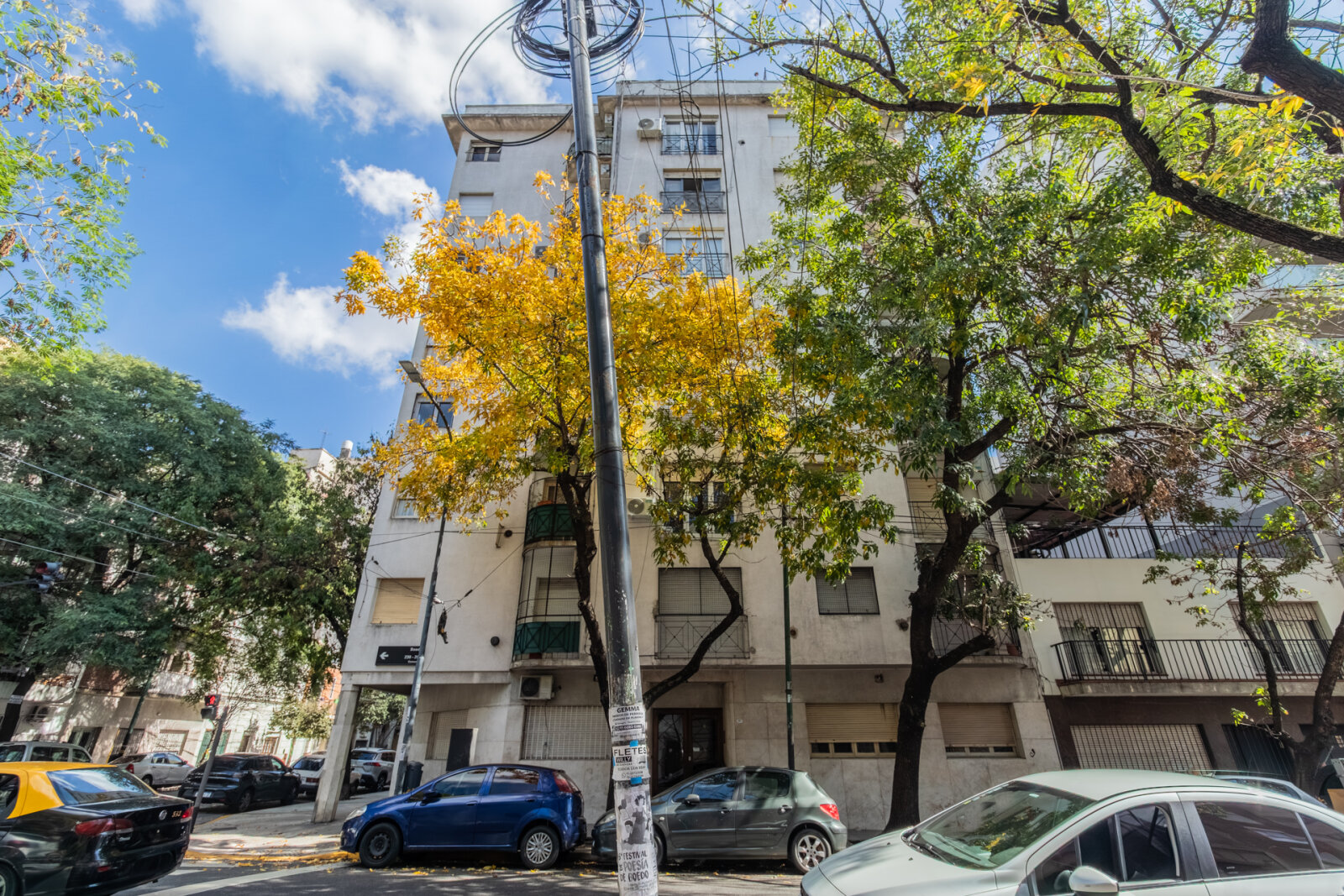 DEPARTAMENTO . FRENTE . BALCON - 28