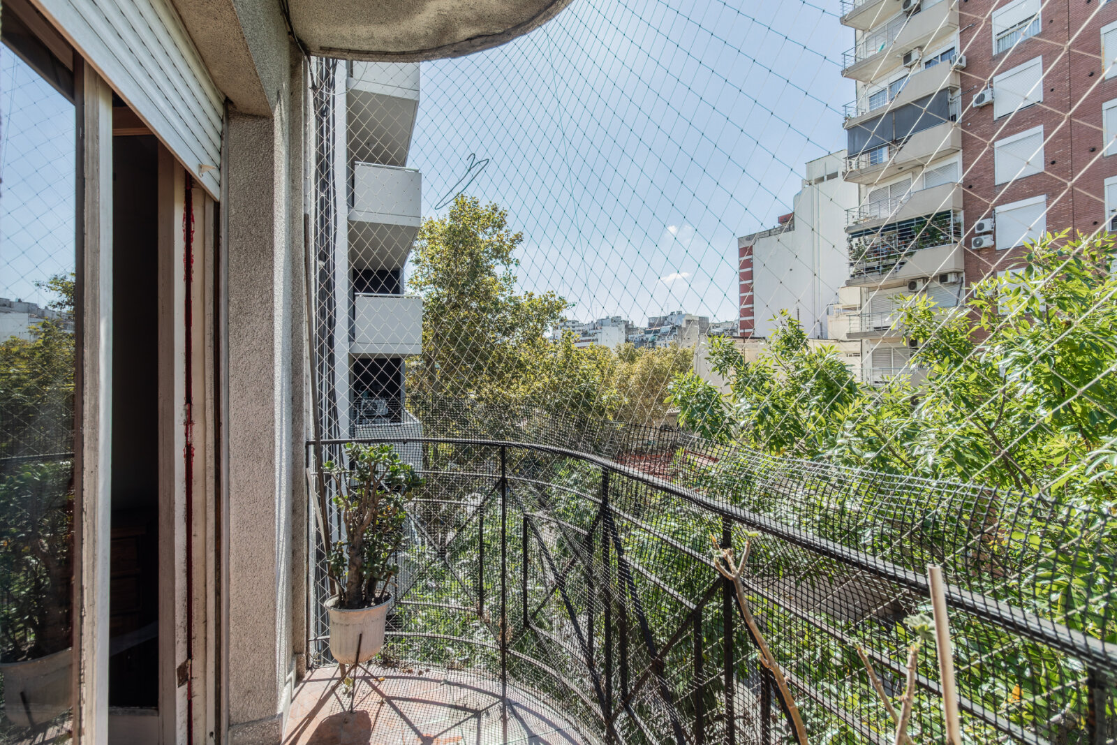DEPARTAMENTO . FRENTE . BALCON - 25