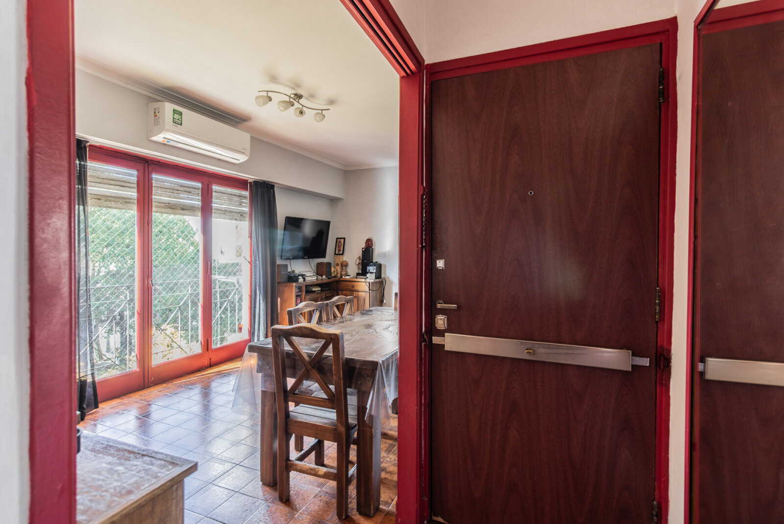 DEPARTAMENTO . FRENTE . BALCON - 11