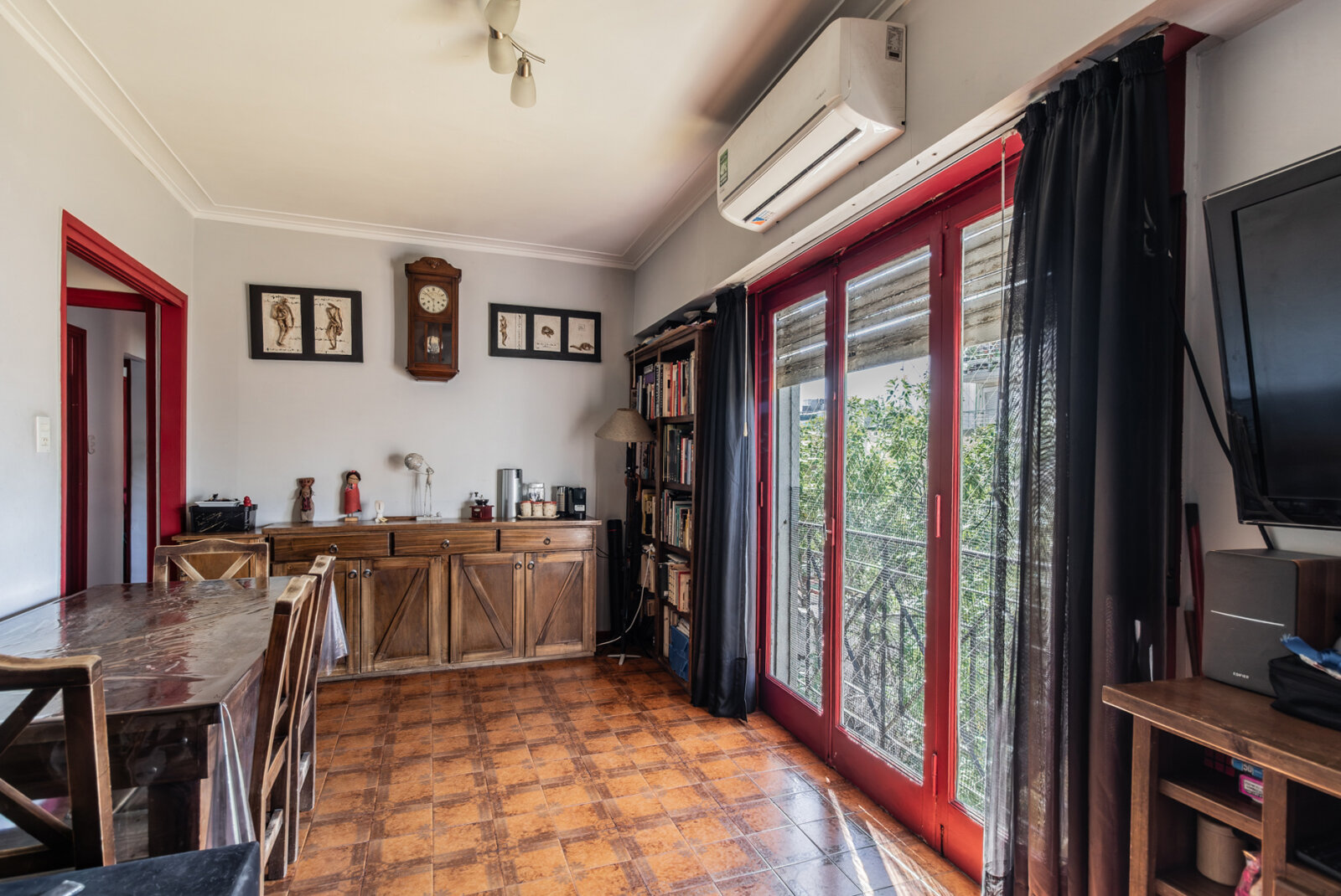DEPARTAMENTO . FRENTE . BALCON - 6