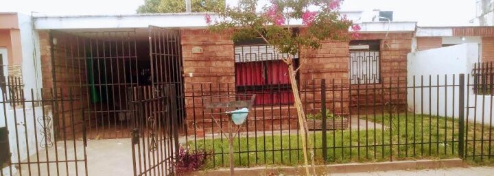 VENTA CASA 3 DORM EN VENTA EN BARRIO LOS GRANADOS