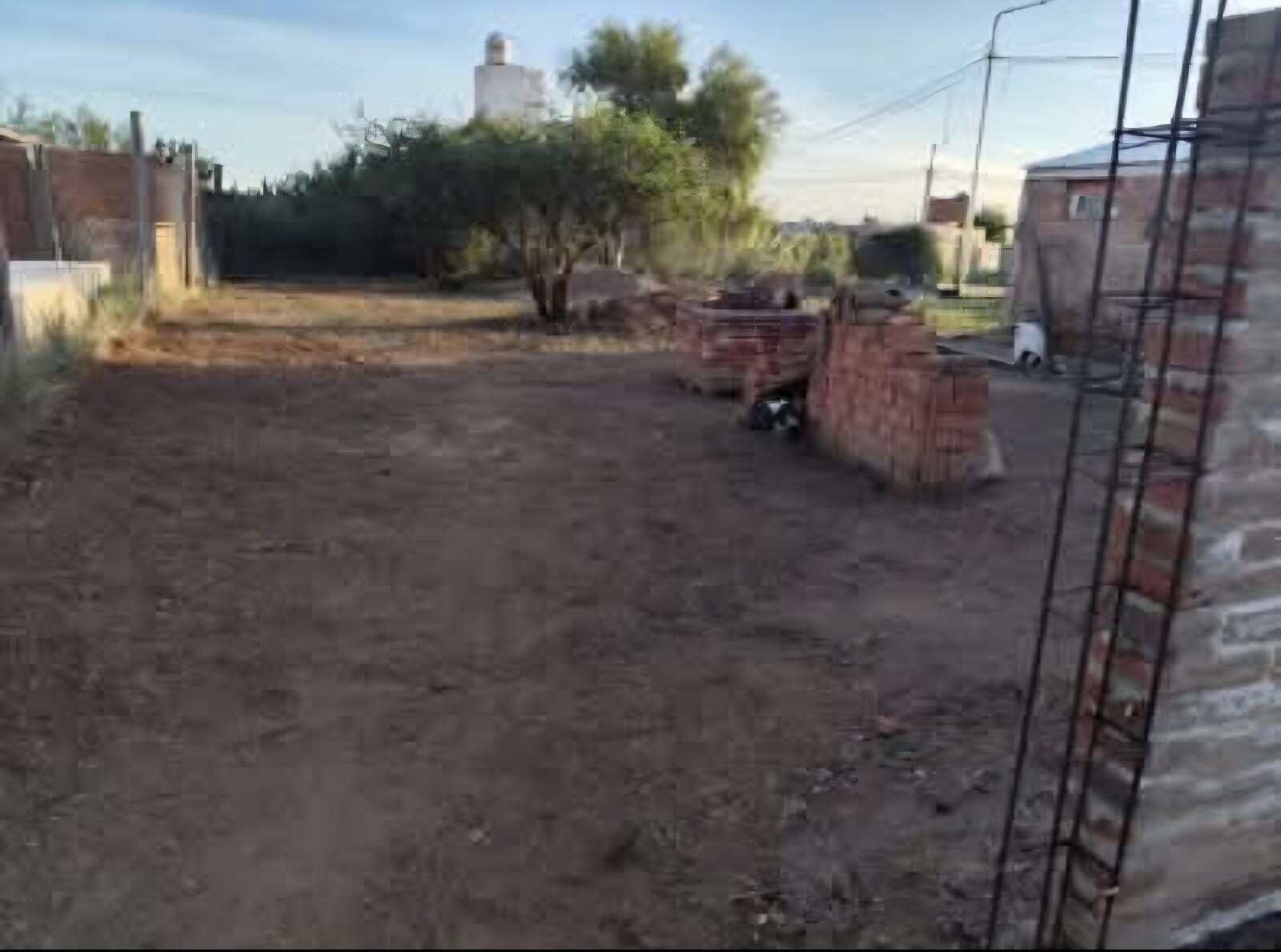 VENDO LOTE CON CONSTRUCCION- BARRANCAS COLORADAS S.LUIS - 5