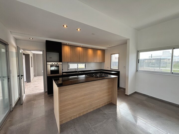 Casas - Funes - Venta