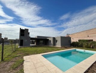 Casas - Funes - Venta