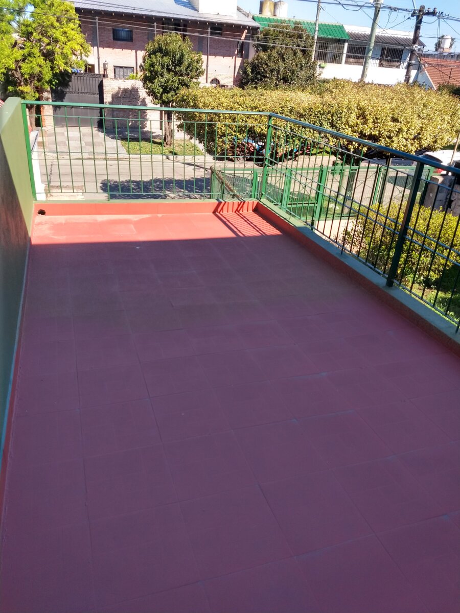 Venta PH tipo casa con garaje y patio en Morón - 8