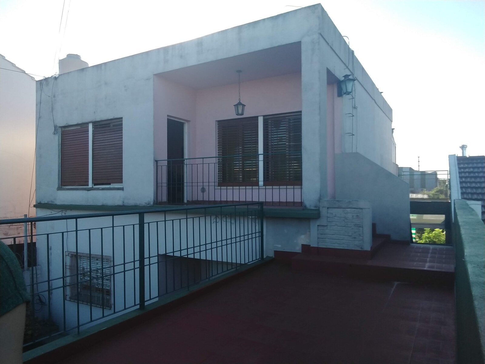 Venta PH tipo casa con garaje y patio en Morón - 4