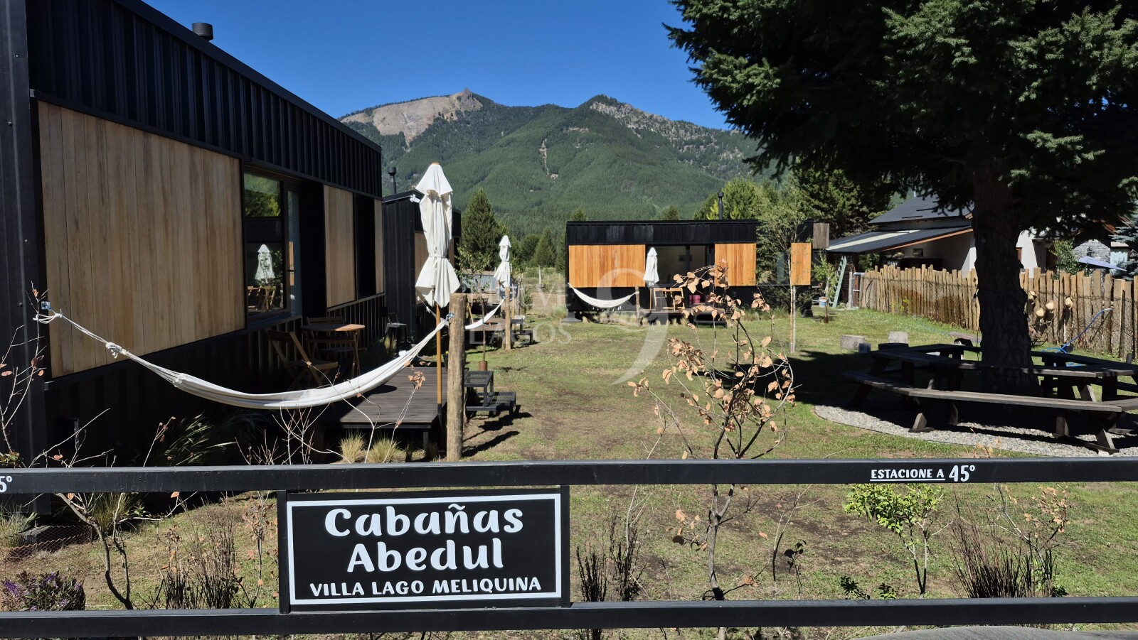 Venta de complejo con dos cabañas, tres tiny house y casa principal en RP63, Meliquina - 10