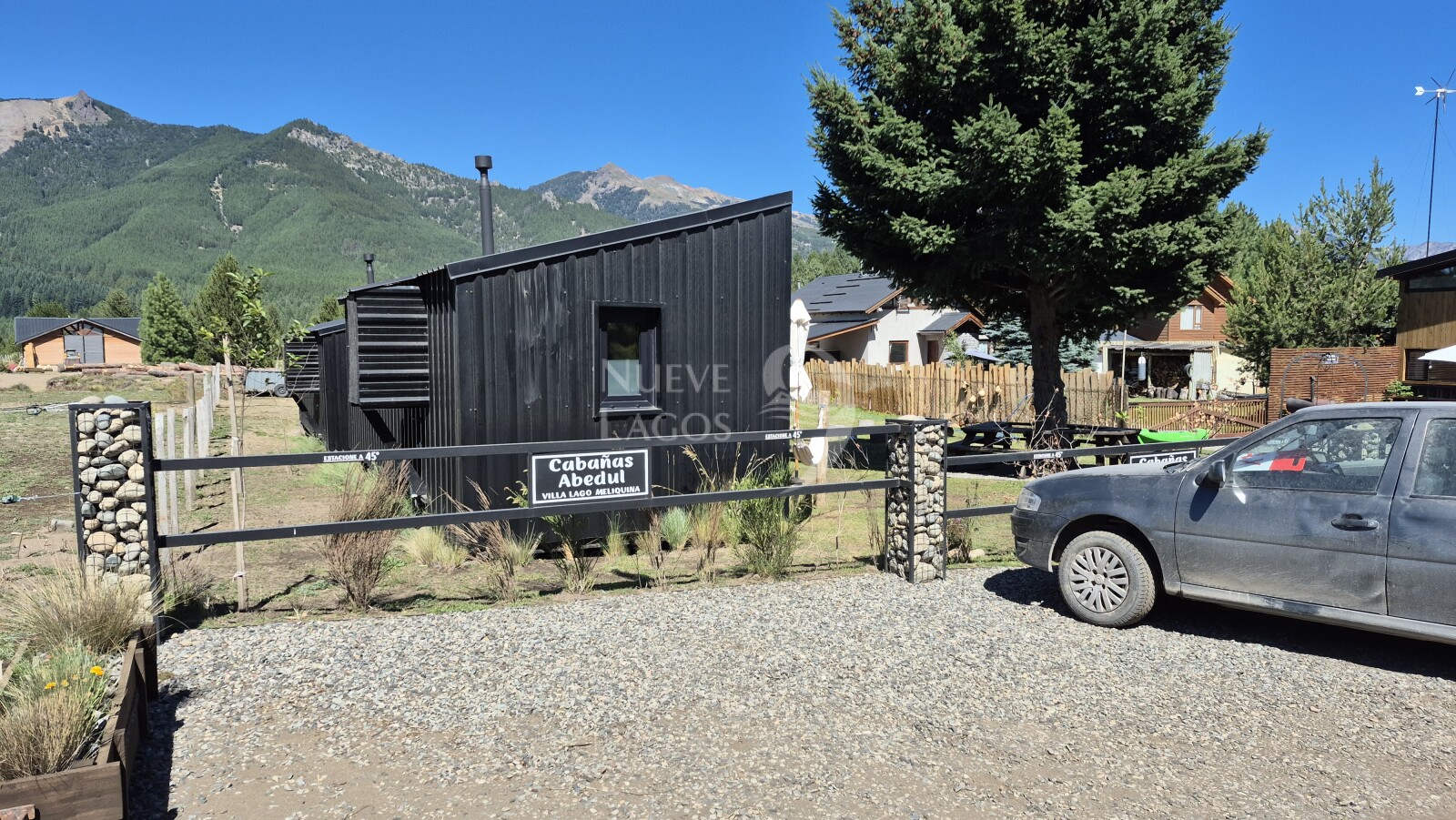 Venta de complejo con dos cabañas, tres tiny house y casa principal en RP63, Meliquina - 21