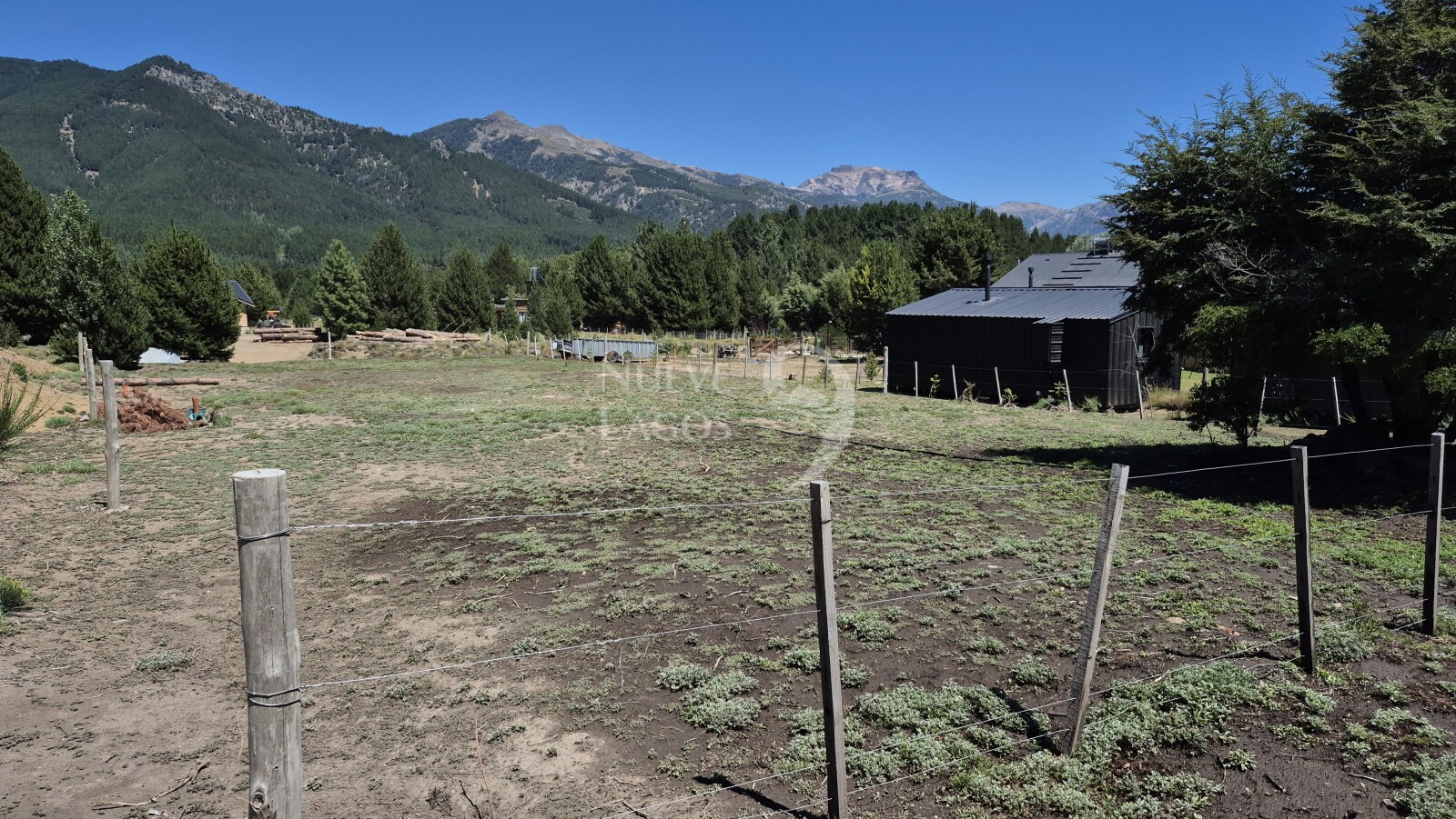 Venta de complejo con dos cabañas, tres tiny house y casa principal en RP63, Meliquina - 17