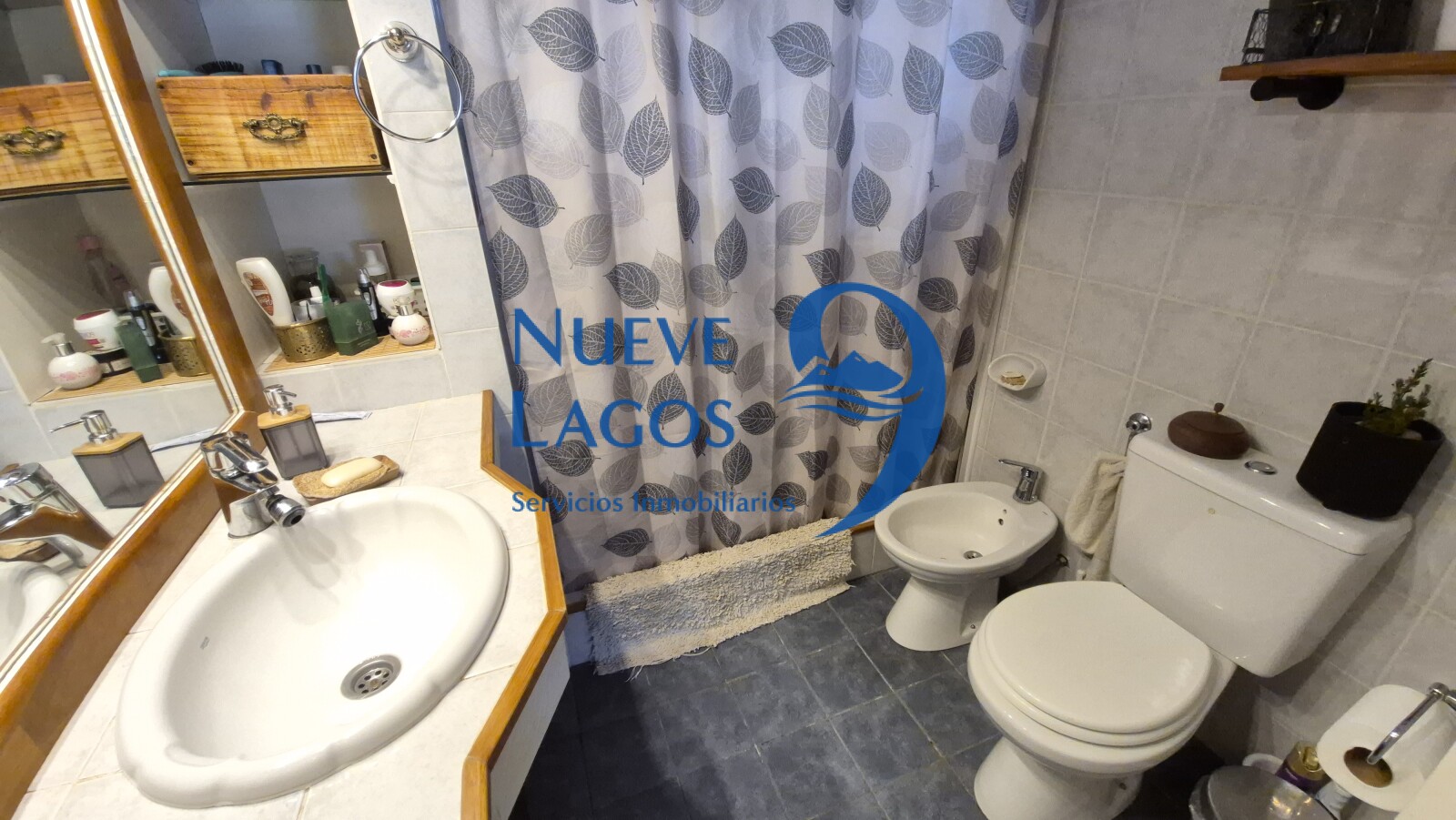 Venta de complejo con dos cabañas, tres tiny house y casa principal en RP63, Meliquina - 36