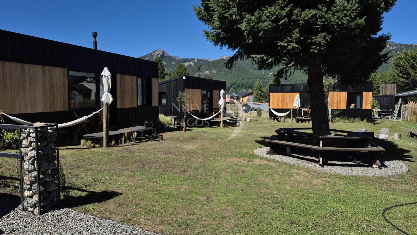 Venta de complejo con dos cabañas, tres tiny house y casa principal en RP63, Meliquina - 23