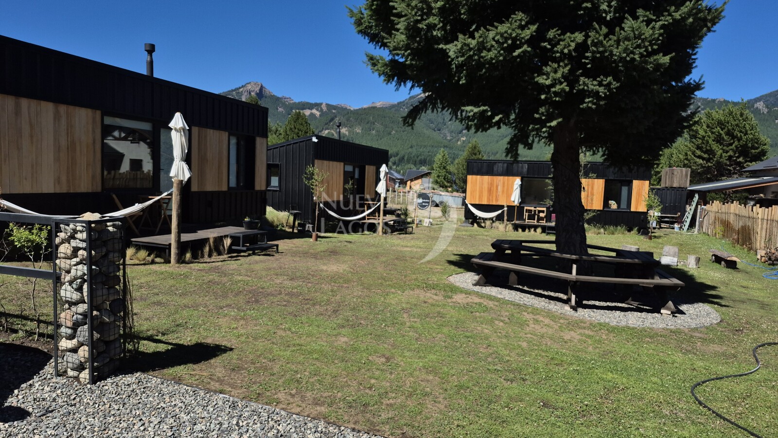 Venta de complejo con dos cabañas, tres tiny house y casa principal en RP63, Meliquina - 22