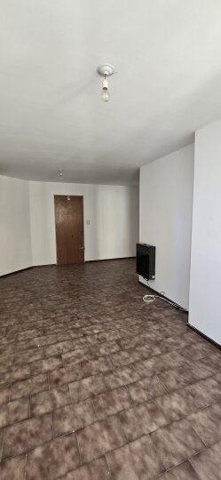 ALQUILER 2 DORM CON COCHERA ALBERDI