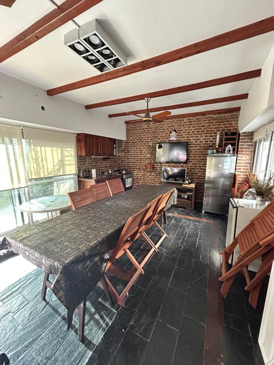 Casa 4 Dormitorios – Zona Plaza Jewell – Frente Club Plaza – Parrillero y Quincho - 17