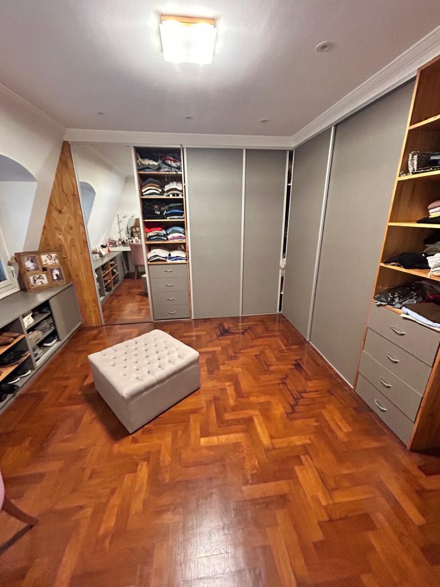 Casa 4 Dormitorios – Zona Plaza Jewell – Frente Club Plaza – Parrillero y Quincho - 10