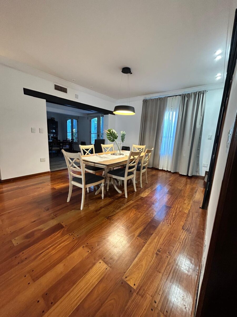 Casa 4 Dormitorios – Zona Plaza Jewell – Frente Club Plaza – Parrillero y Quincho - 2