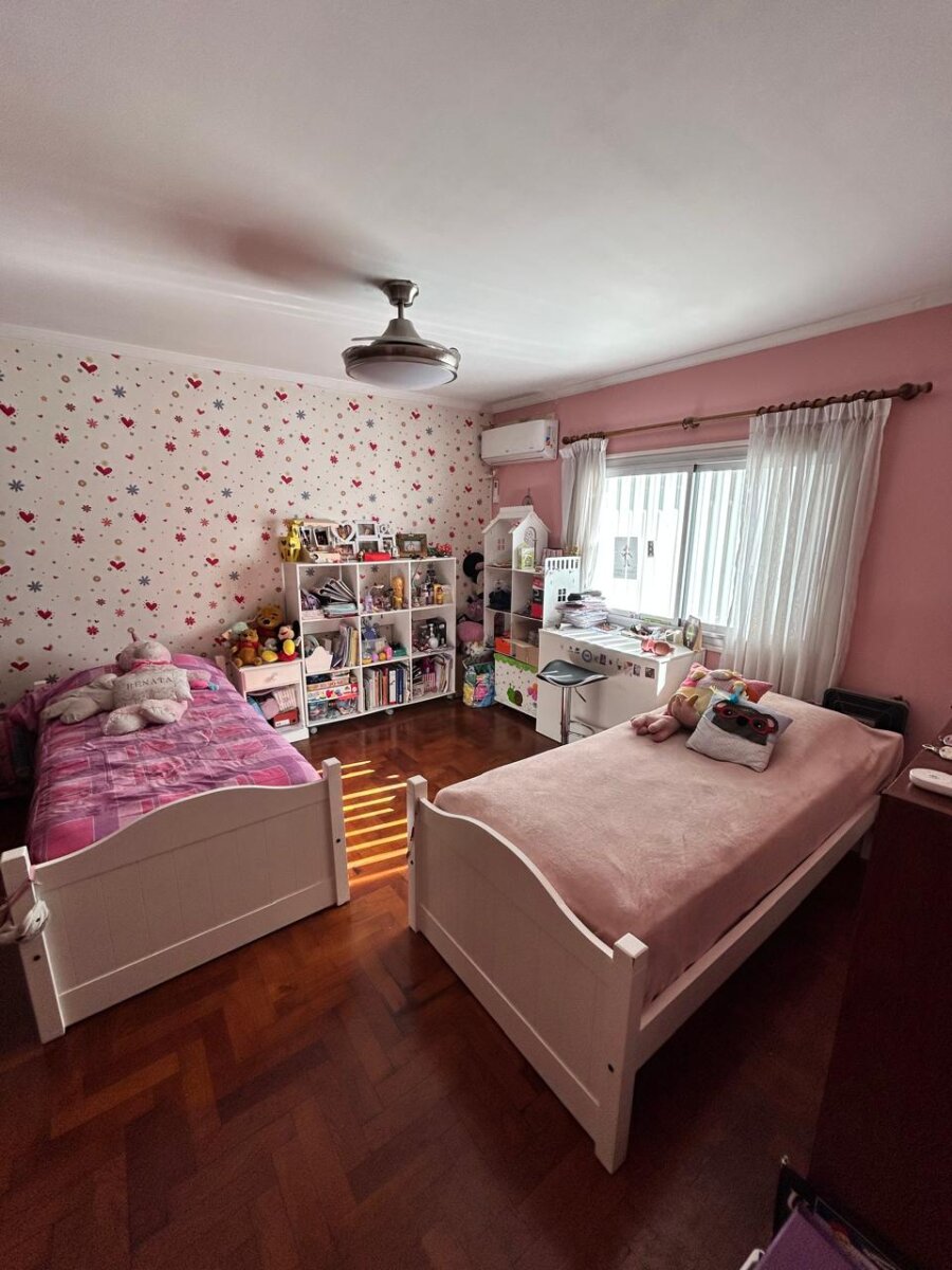 Casa 4 Dormitorios – Zona Plaza Jewell – Frente Club Plaza – Parrillero y Quincho - 16