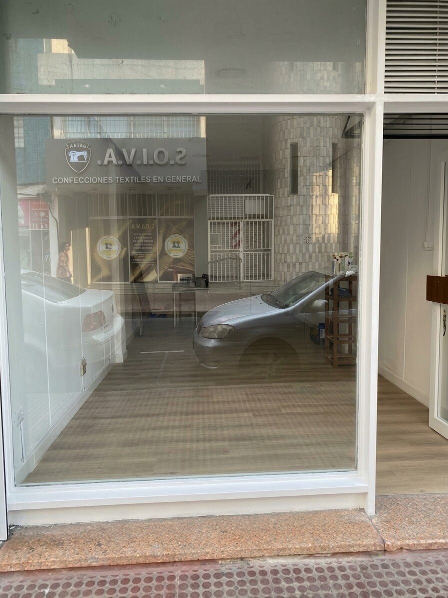 Local comercial al frente con piso flotante. Dean Funes 377. Centro - Imagen 3