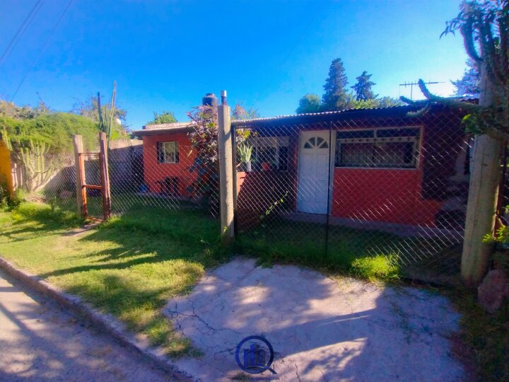 SE VENDE CASA DE 3 DORMITORIOS+DPTO CON PILETA EN UNQUILLO