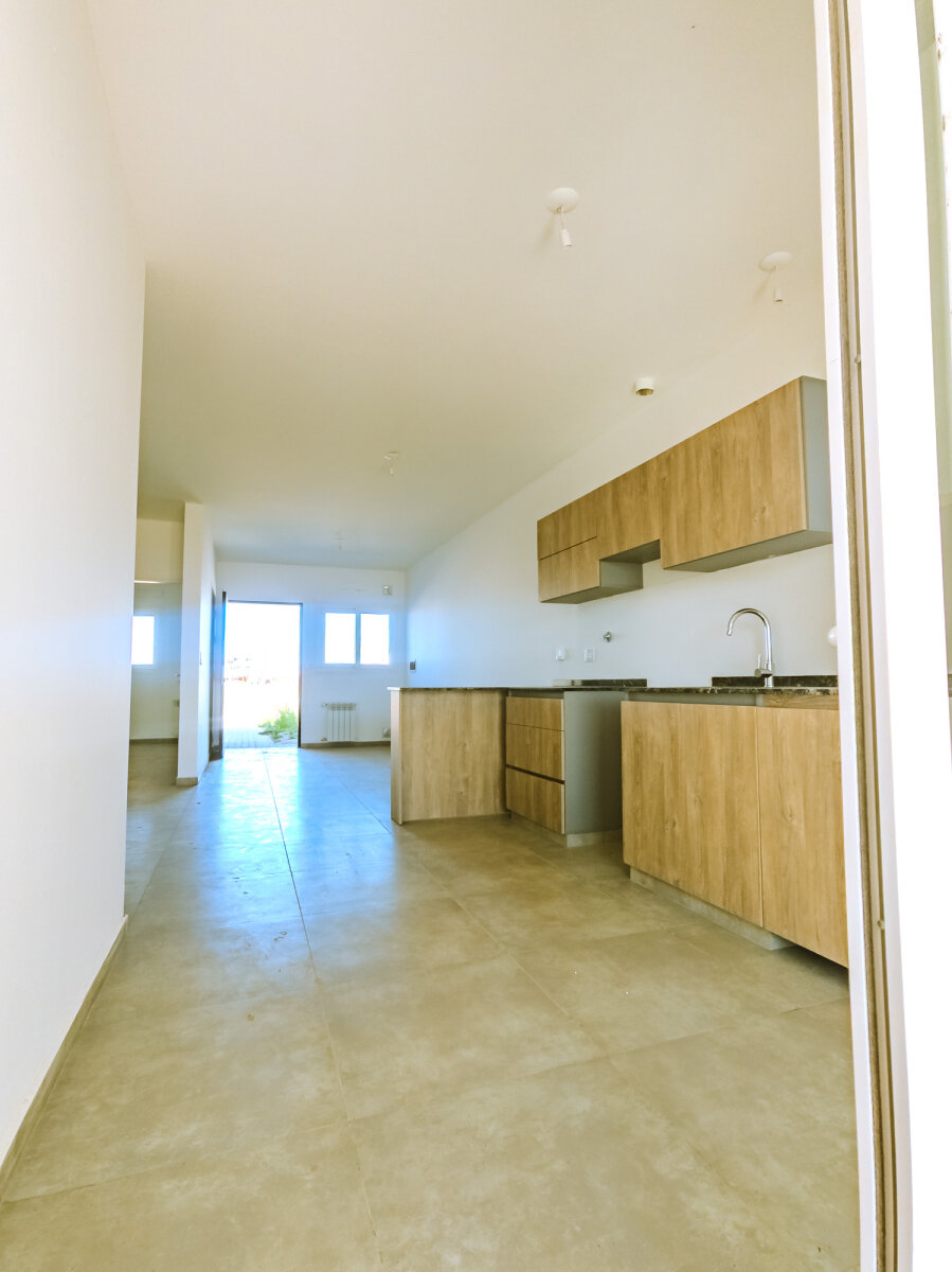 Duplex A Estrenar de 2 dormitorios con calefaccion central, cochera y asador. Docta Avenida — foto 12