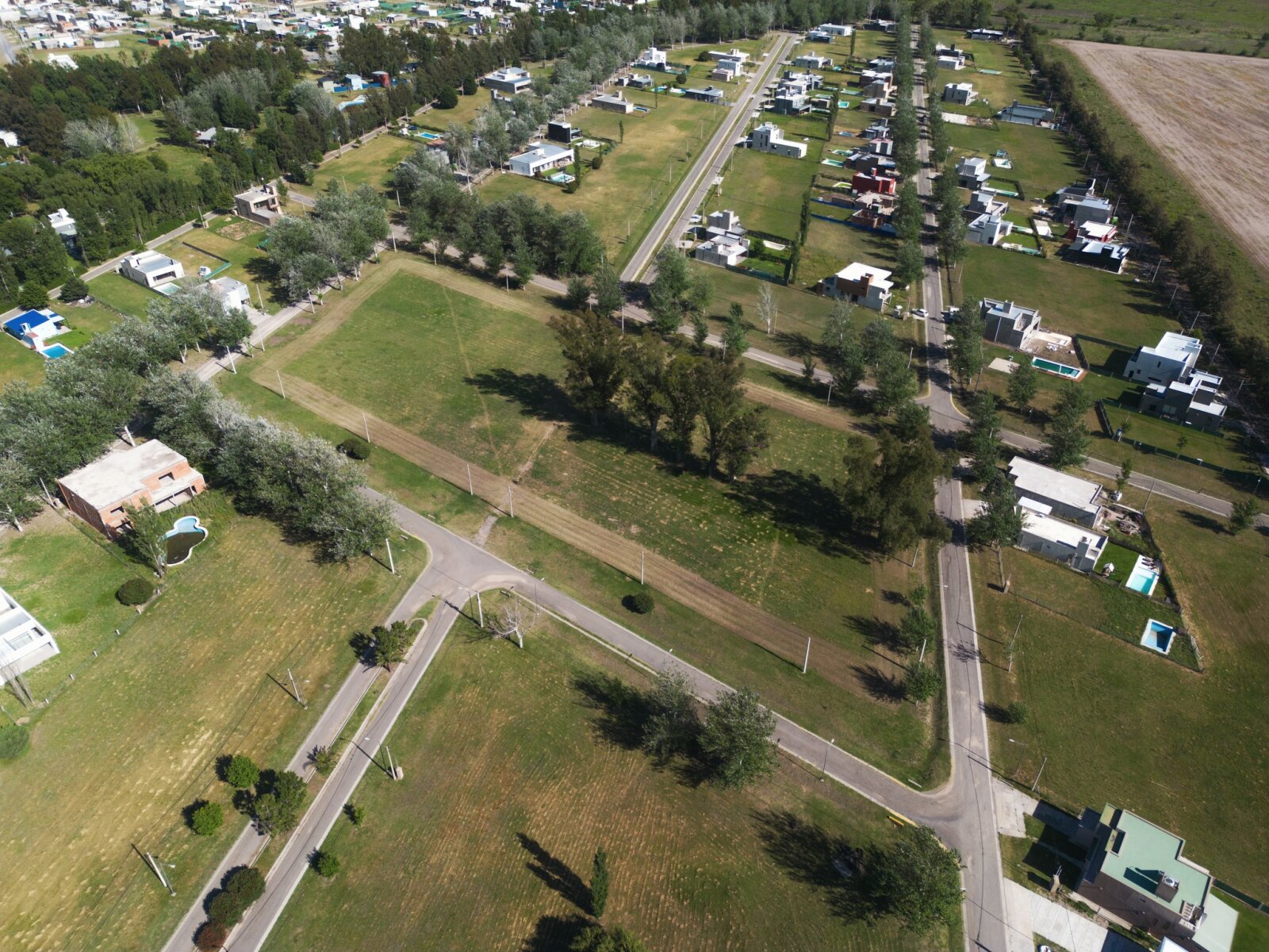 Venta terreno en Pinares del Sur - Piñero - Barrio cerrado - Lote 244 - 100% financiado - Forestación - 7
