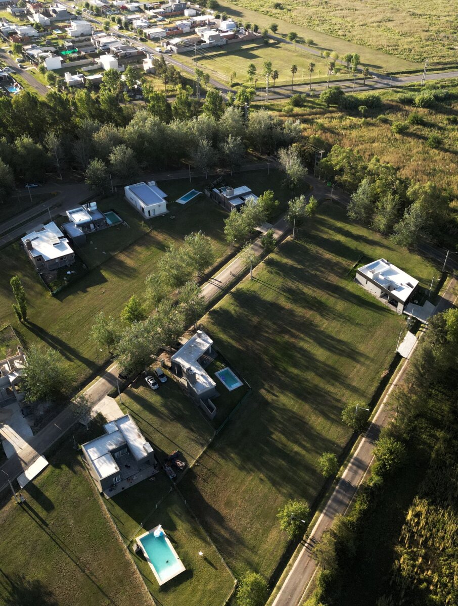 Venta terreno en Pinares del Sur - Piñero - Barrio cerrado - Lote 244 - 100% financiado - Forestación - 11