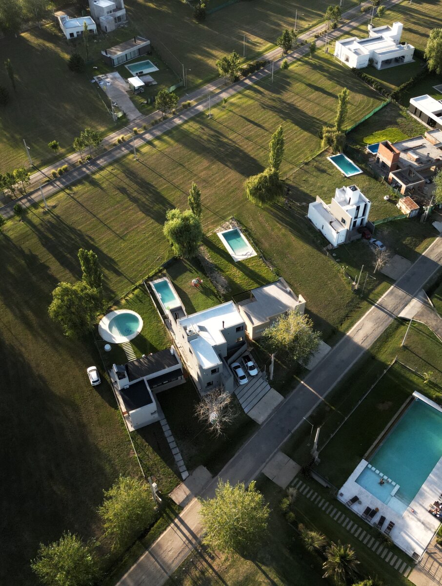 Venta terreno en Pinares del Sur - Piñero - Barrio cerrado - Lote 244 - 100% financiado - Forestación - 10