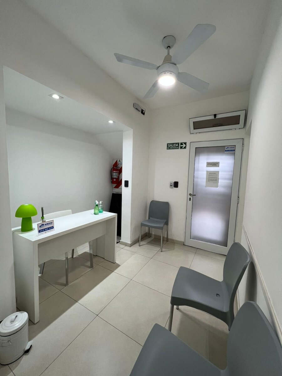 CONSULTORIOS OFICINAS AV. FRANCIA Y PELLEGRINI - 14