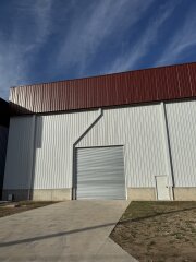 Galpones / Dep�sitos - Alvear -  Alquiler