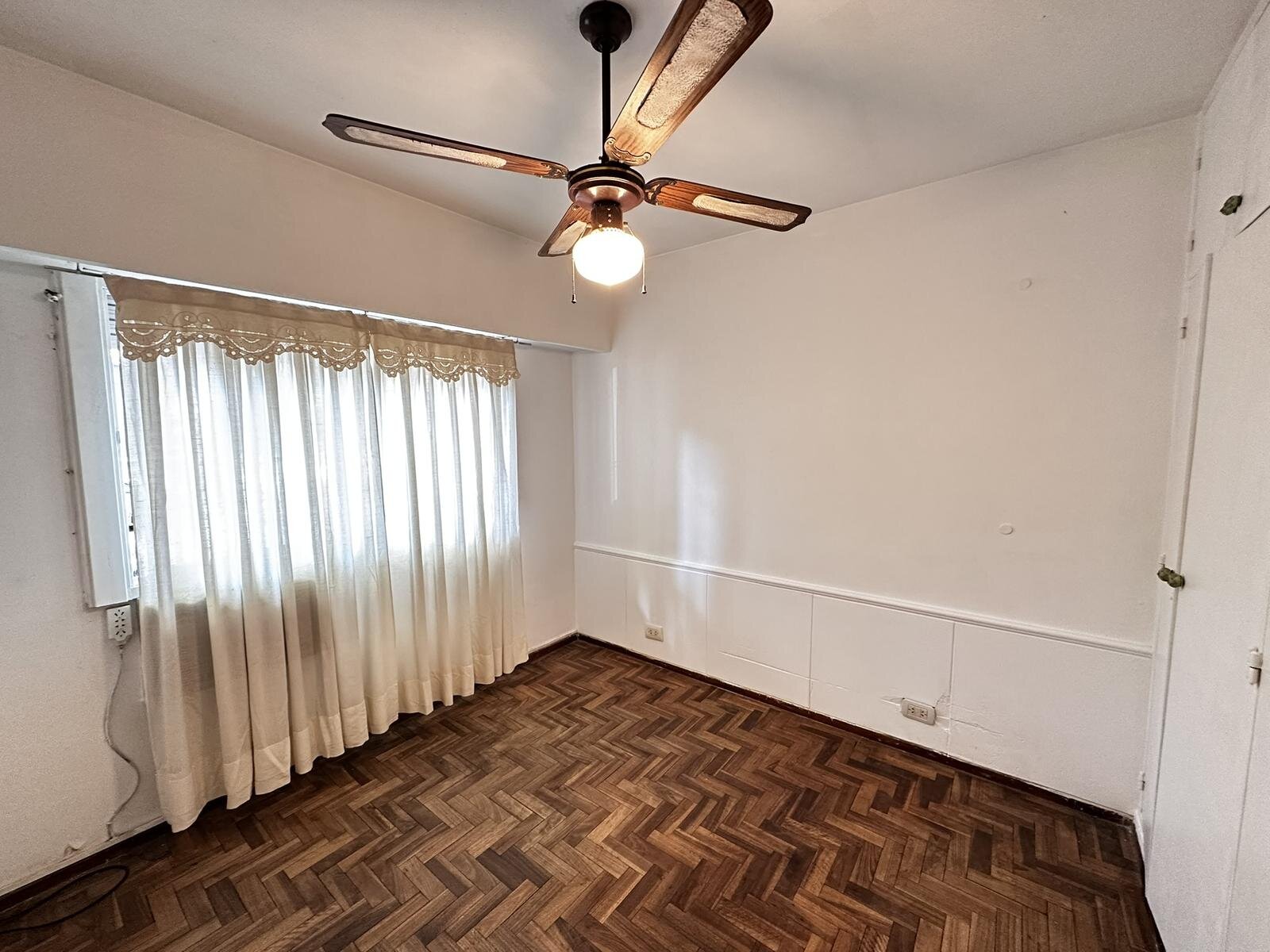 Depto 1 dormitorio en planta baja con patio en Echesortu - VENTA - 3