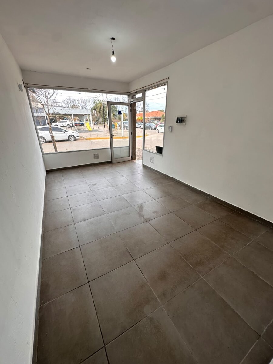ALQUILER LOCAL COMERCIAL IBARLUCEA - 8
