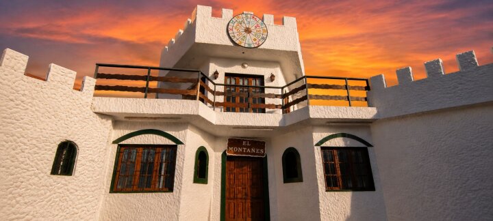 CASTILLO EN VENTA EN VILLA PARQUE SIQUIMAN