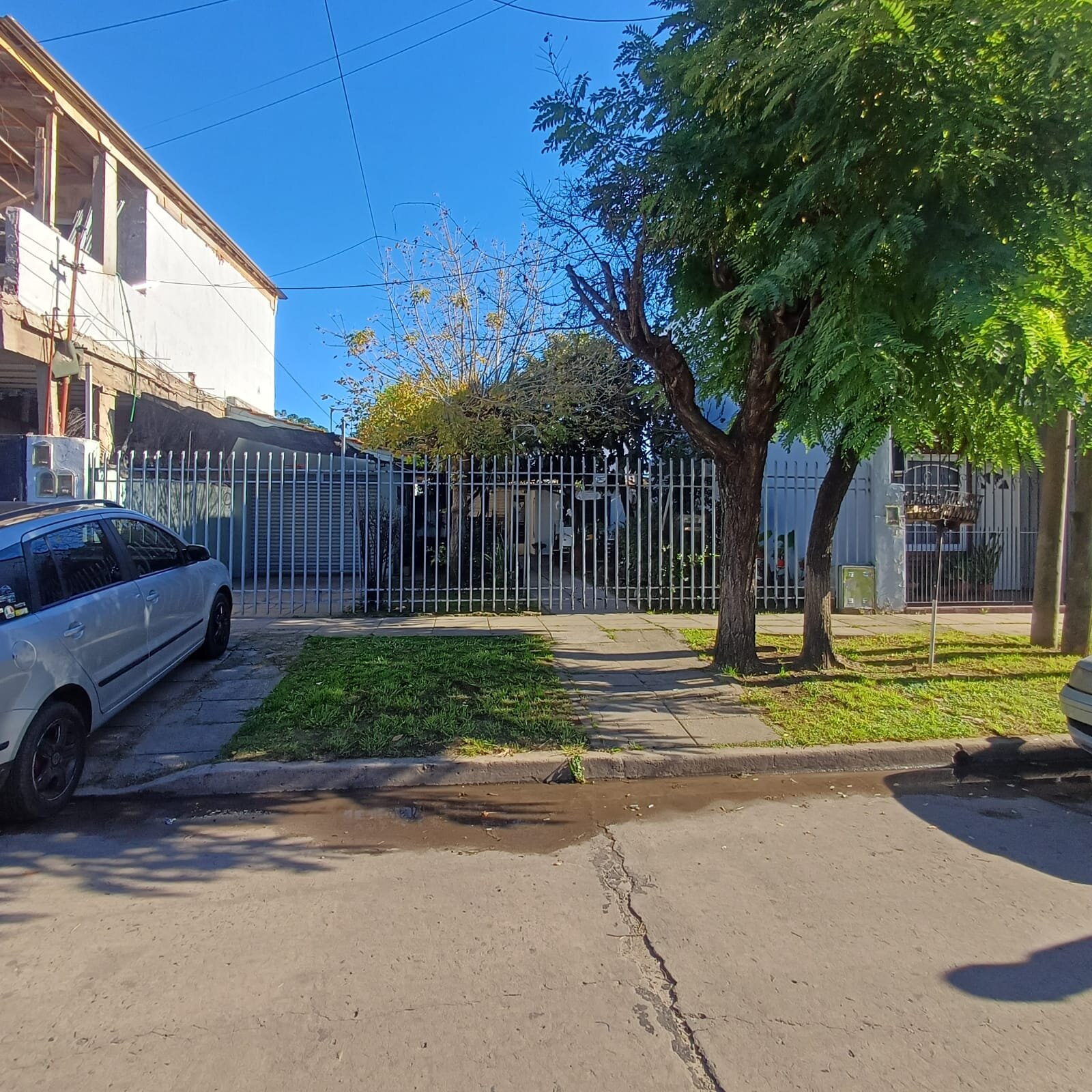 Casa de 3 ambientes en Moron - 1