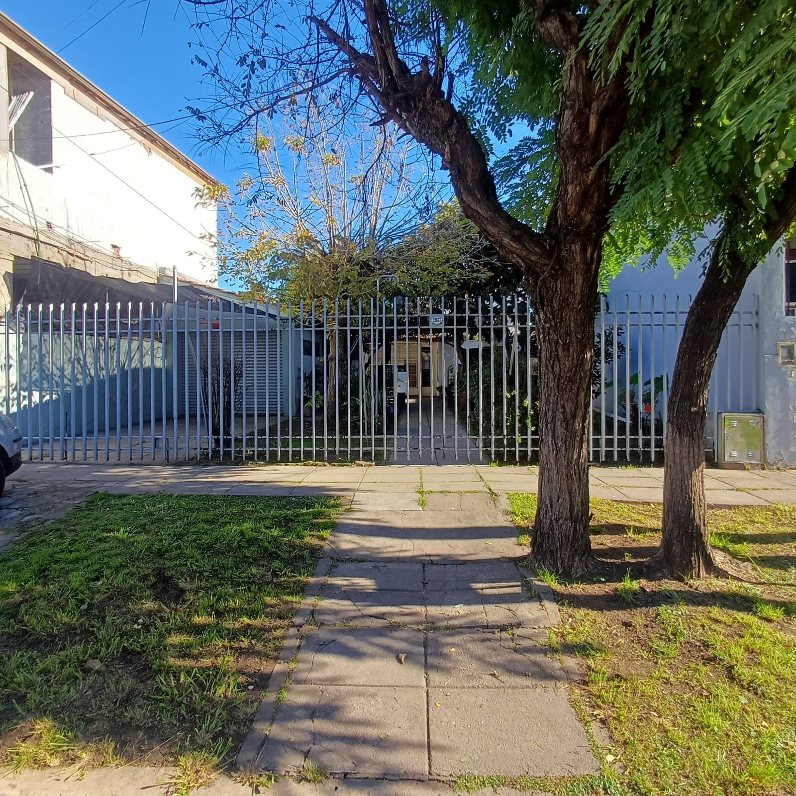 Casa de 3 ambientes en Moron - 2