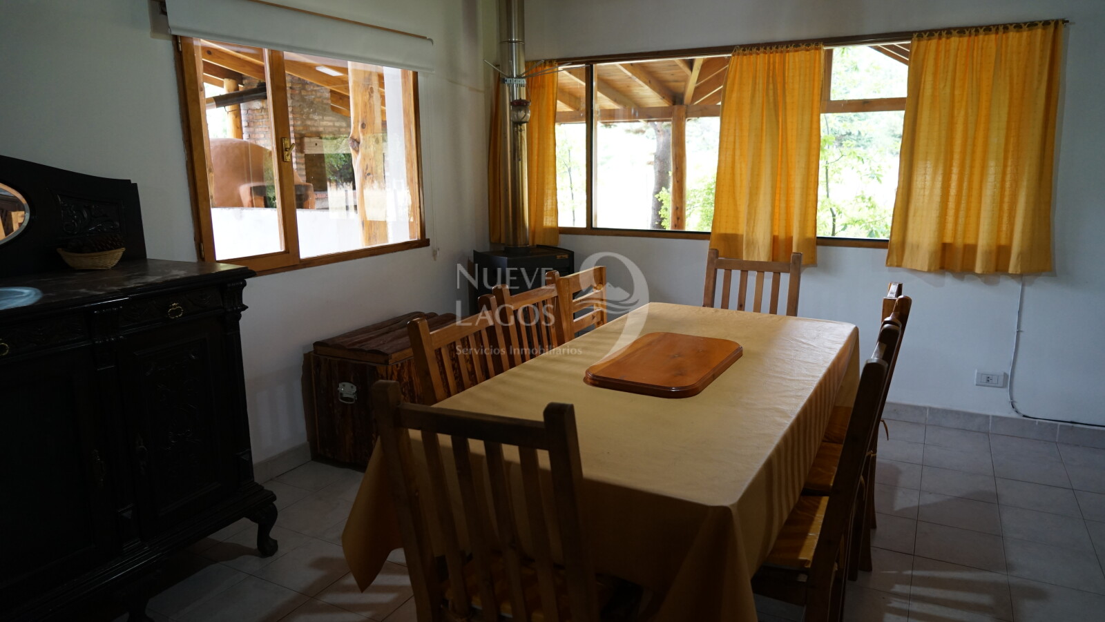Venta casa de cuatro ambientes en Villa Lago Meliquina - 2