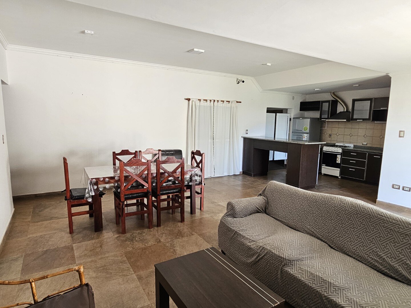 VENTA | Casa de 2 dormitorios con pileta y amplio terreno - Lonne 901 — foto 10