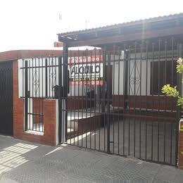 Alquilo casa B° Mirador
