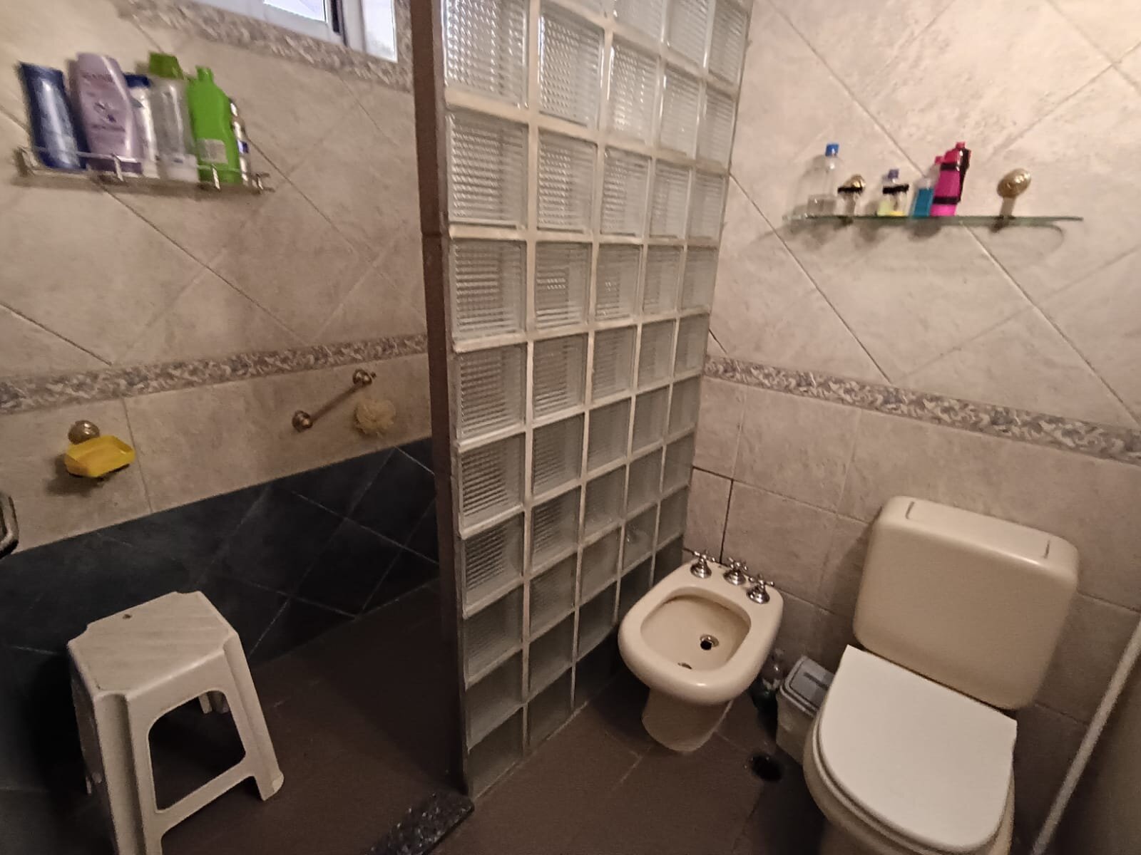 CASA AMPLIA EN LOTE PROPIO CON 4 DORMITORIOS Y EN DOS PLANTAS, Saladillo 5000 - Villa Lugano - 22