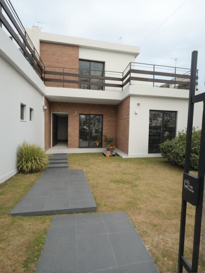 Casa de 4 dorm | Venta | Cochera doble | Patio+Lavadero+Despensa