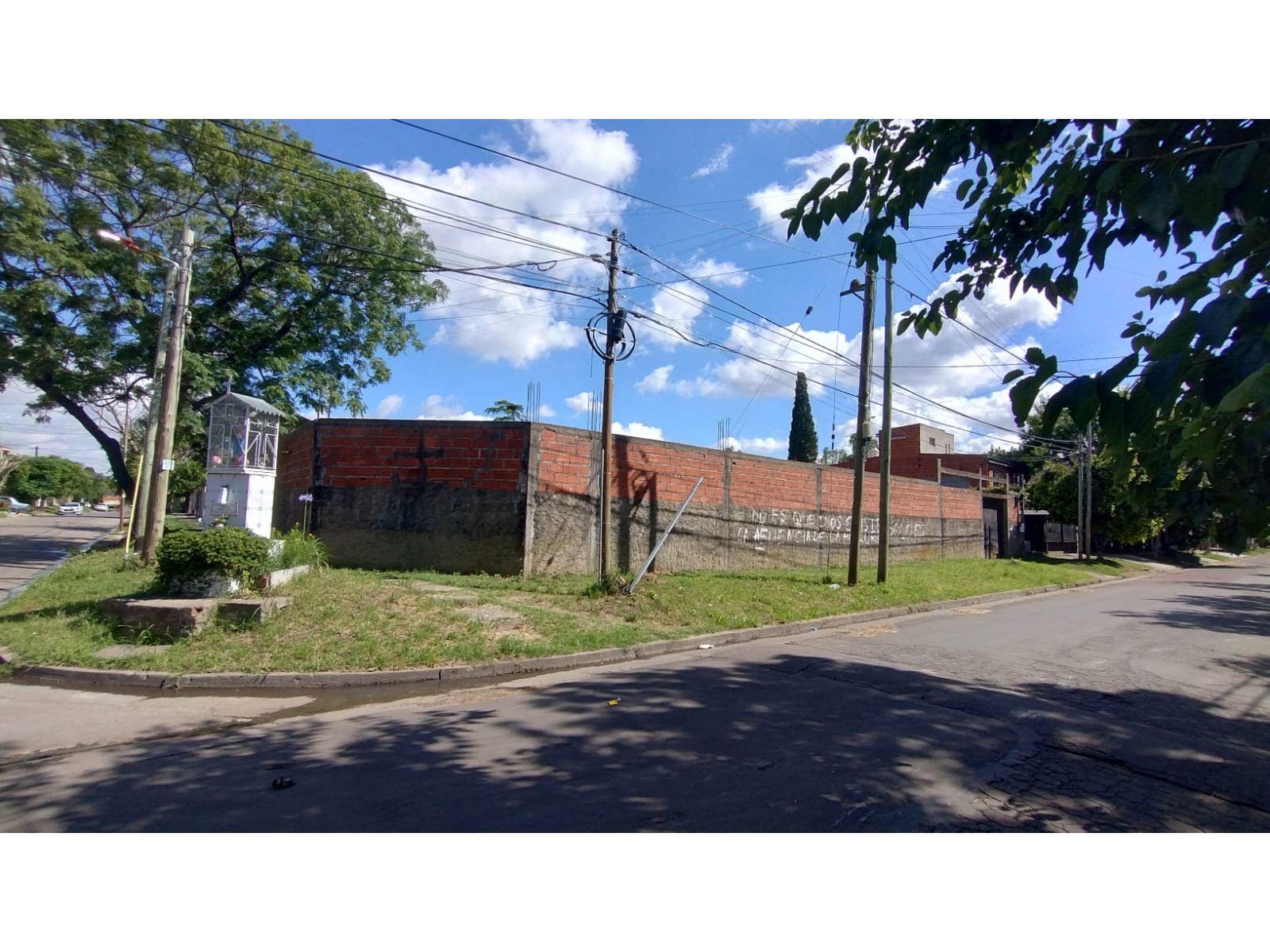 LOTE EN VENTA MORON - 1