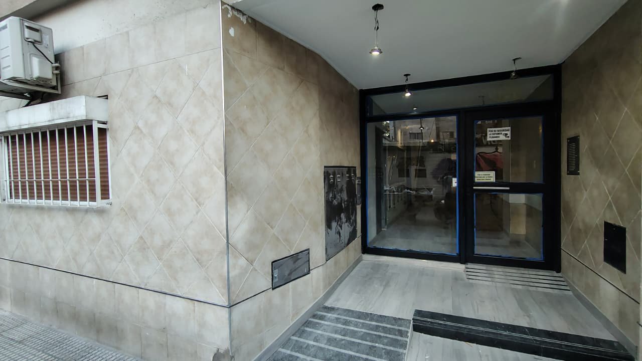 Departamento 2 ambientes con patio - 2