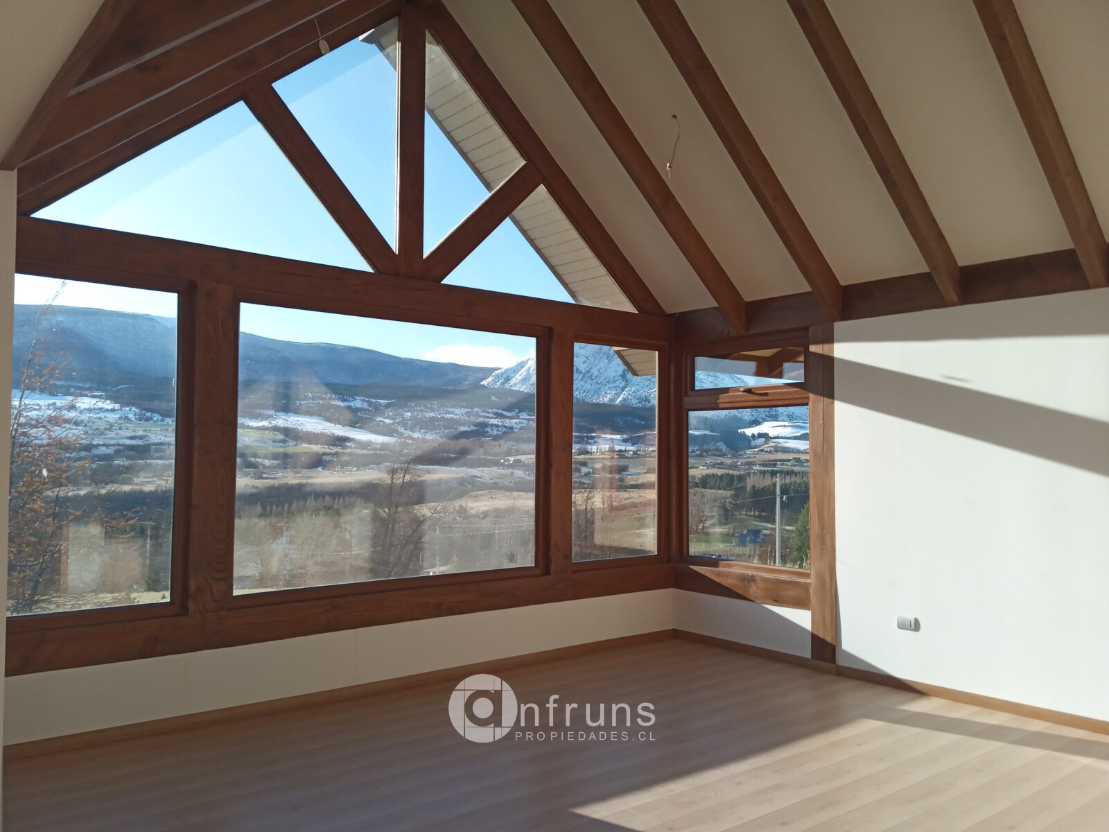 Parcela en Venta en Coyhaique | 4 Dormitorios | 3 Baños | 255 m² | UF 11.500 - 8
